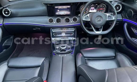 Nunua Ilio tumika Mercedes-Benz E200 White Gari ndani ya Mbabane nchini Manzini Nunua Ilio tumika Mercedes-Benz E200 White Gari ndani ya Mbabane nchini Manzini