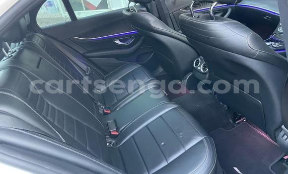 Nunua Ilio tumika Mercedes-Benz E200 White Gari ndani ya Mbabane nchini Manzini Nunua Ilio tumika Mercedes-Benz E200 White Gari ndani ya Mbabane nchini Manzini