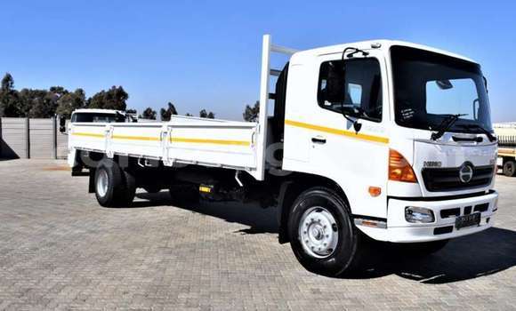 Nunua Ilio tumika Hino 300 Series White Lori ndani ya Mbabane nchini Manzini Nunua Ilio tumika Hino 300 Series White Lori ndani ya Mbabane nchini Manzini