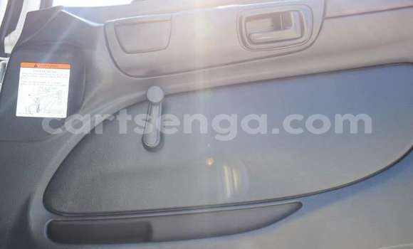 Nunua Ilio tumika Hino 300 Series White Lori ndani ya Mbabane nchini Manzini Nunua Ilio tumika Hino 300 Series White Lori ndani ya Mbabane nchini Manzini