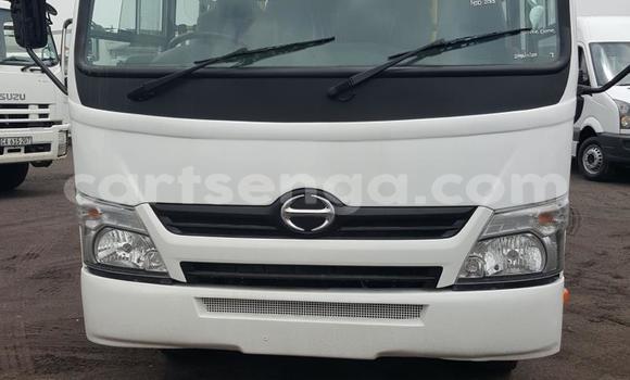 Acheter Occasion Utilitaire Hino 300 Series Blanc à Mbabane, Manzini Acheter Occasion Utilitaire Hino 300 Series Blanc à Mbabane, Manzini
