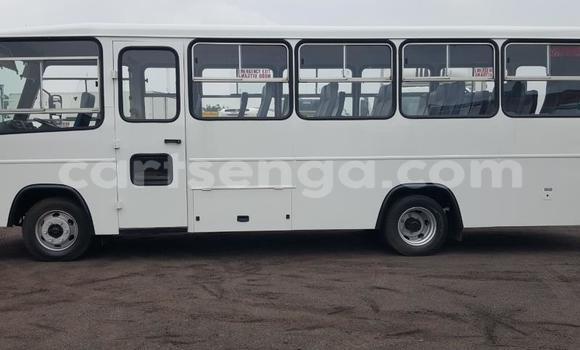 Nunua Ilio tumika Hino 300 Series White Lori ndani ya Mbabane nchini Manzini Nunua Ilio tumika Hino 300 Series White Lori ndani ya Mbabane nchini Manzini