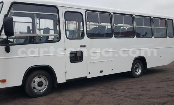 Nunua Ilio tumika Hino 300 Series White Lori ndani ya Mbabane nchini Manzini Nunua Ilio tumika Hino 300 Series White Lori ndani ya Mbabane nchini Manzini