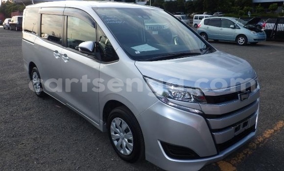 Buy Import Toyota Noah Other Car in Mbabane in Manzini Buy Import Toyota Noah Other Car in Mbabane in Manzini