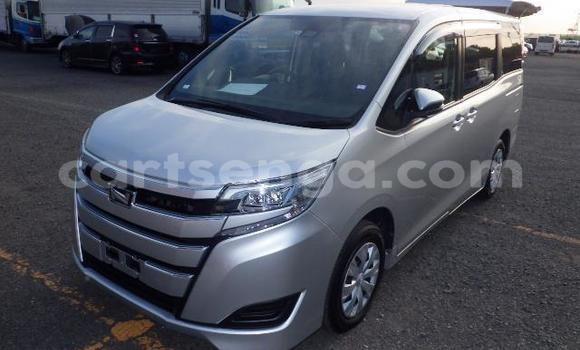 Buy Import Toyota Noah Other Car in Mbabane in Manzini Buy Import Toyota Noah Other Car in Mbabane in Manzini