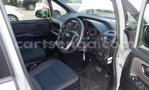 Buy Import Toyota Noah Other Car in Mbabane in Manzini Buy Import Toyota Noah Other Car in Mbabane in Manzini