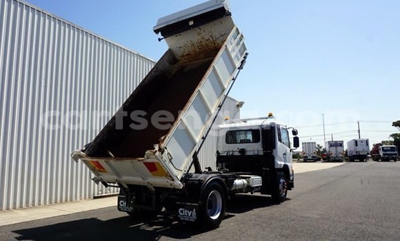 Acheter Occasion Utilitaire Nissan UD Blanc à Big Bend, Lubombo District Acheter Occasion Utilitaire Nissan UD Blanc à Big Bend, Lubombo District