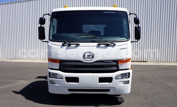 Acheter Occasion Utilitaire Nissan UD Blanc à Big Bend, Lubombo District Acheter Occasion Utilitaire Nissan UD Blanc à Big Bend, Lubombo District