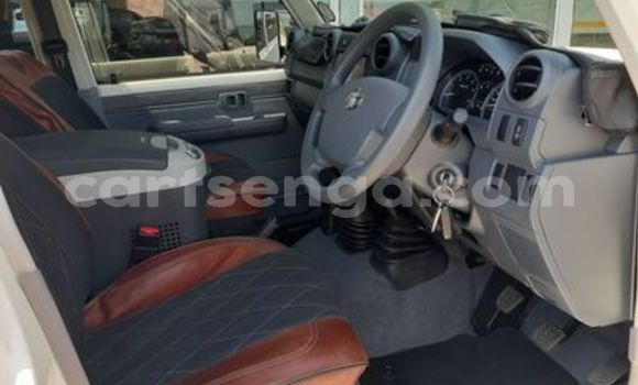 Nunua Ilio tumika Toyota Land Cruiser White Gari ndani ya Big Bend nchini Wilaya ya Lubombo Nunua Ilio tumika Toyota Land Cruiser White Gari ndani ya Big Bend nchini Wilaya ya Lubombo