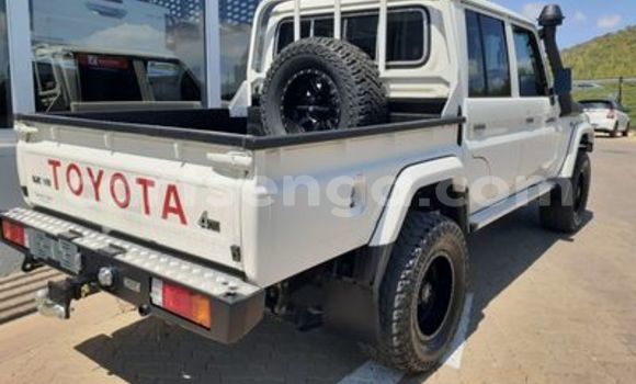 Nunua Ilio tumika Toyota Land Cruiser White Gari ndani ya Big Bend nchini Wilaya ya Lubombo Nunua Ilio tumika Toyota Land Cruiser White Gari ndani ya Big Bend nchini Wilaya ya Lubombo