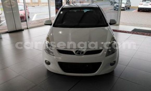 Buy Used Hyundai i20 White Car in Ezulwini in Hhohho Buy Used Hyundai i20 White Car in Ezulwini in Hhohho