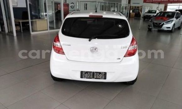 Buy Used Hyundai i20 White Car in Ezulwini in Hhohho Buy Used Hyundai i20 White Car in Ezulwini in Hhohho