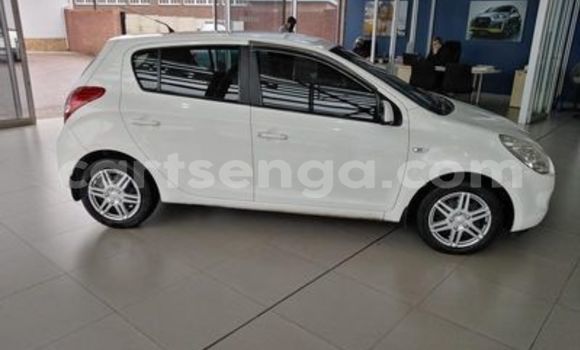 Buy Used Hyundai i20 White Car in Ezulwini in Hhohho Buy Used Hyundai i20 White Car in Ezulwini in Hhohho