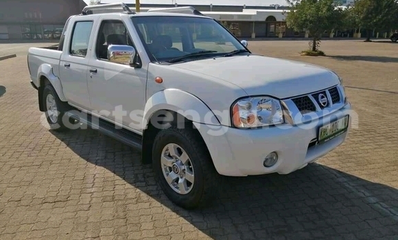 Buy Used Nissan NP 300 White Car in Ezulwini in Hhohho Buy Used Nissan NP 300 White Car in Ezulwini in Hhohho