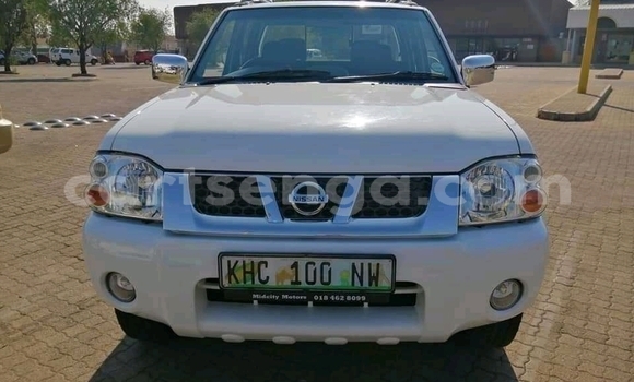 Buy Used Nissan NP 300 White Car in Ezulwini in Hhohho Buy Used Nissan NP 300 White Car in Ezulwini in Hhohho