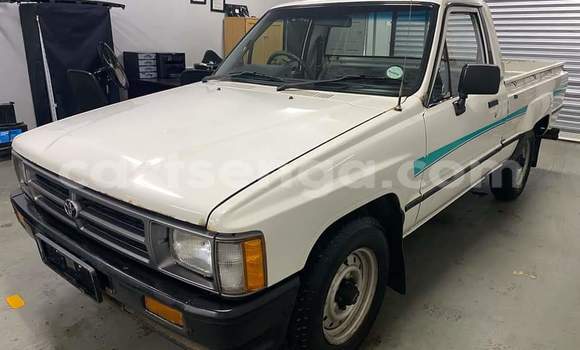 Buy Used Toyota Hilux White Car in Ezulwini in Hhohho