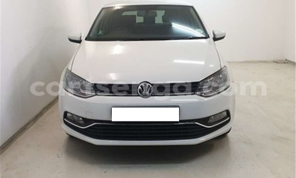 Nunua Ilio tumika Volkswagen Polo White Gari ndani ya Manzini nchini Manzini Nunua Ilio tumika Volkswagen Polo White Gari ndani ya Manzini nchini Manzini