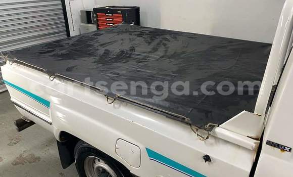 Buy Used Toyota Hilux White Car in Ezulwini in Hhohho Buy Used Toyota Hilux White Car in Ezulwini in Hhohho