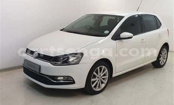 Nunua Ilio tumika Volkswagen Polo White Gari ndani ya Manzini nchini Manzini Nunua Ilio tumika Volkswagen Polo White Gari ndani ya Manzini nchini Manzini