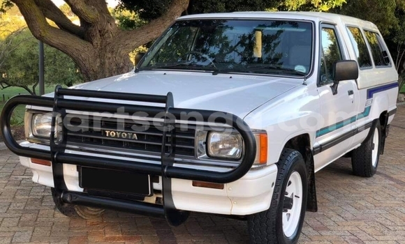 Buy Used Toyota Hilux White Car in Ezulwini in Hhohho Buy Used Toyota Hilux White Car in Ezulwini in Hhohho