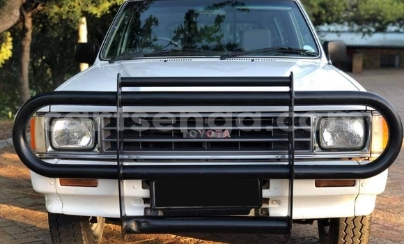 Buy Used Toyota Hilux White Car in Ezulwini in Hhohho Buy Used Toyota Hilux White Car in Ezulwini in Hhohho
