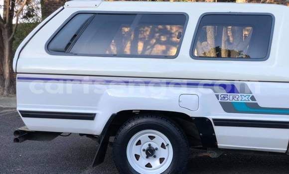 Buy Used Toyota Hilux White Car in Ezulwini in Hhohho Buy Used Toyota Hilux White Car in Ezulwini in Hhohho