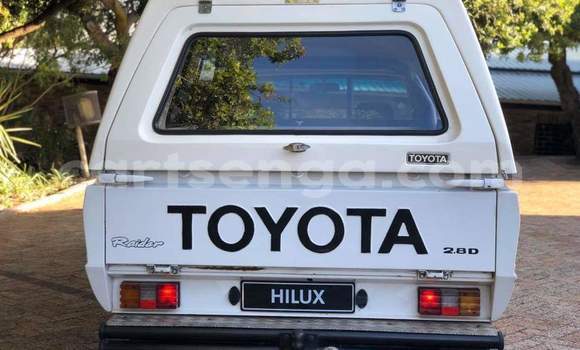 Buy Used Toyota Hilux White Car in Ezulwini in Hhohho Buy Used Toyota Hilux White Car in Ezulwini in Hhohho