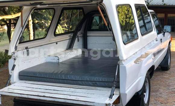 Buy Used Toyota Hilux White Car in Ezulwini in Hhohho Buy Used Toyota Hilux White Car in Ezulwini in Hhohho