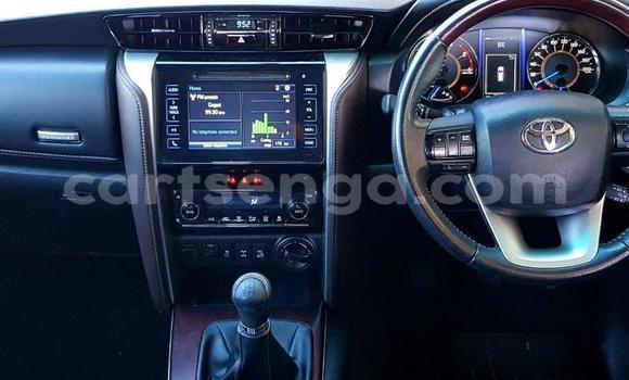 Nunua Ilio tumika Toyota Fortuner Silver Gari ndani ya Hlatikulu nchini Wilaya ya Shiselweni Nunua Ilio tumika Toyota Fortuner Silver Gari ndani ya Hlatikulu nchini Wilaya ya Shiselweni