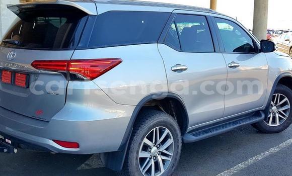 Nunua Ilio tumika Toyota Fortuner Silver Gari ndani ya Hlatikulu nchini Wilaya ya Shiselweni Nunua Ilio tumika Toyota Fortuner Silver Gari ndani ya Hlatikulu nchini Wilaya ya Shiselweni