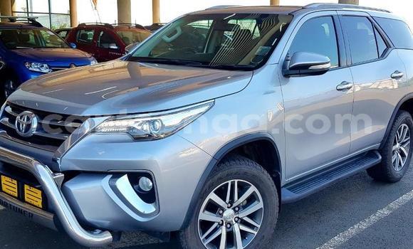 Nunua Ilio tumika Toyota Fortuner Silver Gari ndani ya Hlatikulu nchini Wilaya ya Shiselweni Nunua Ilio tumika Toyota Fortuner Silver Gari ndani ya Hlatikulu nchini Wilaya ya Shiselweni