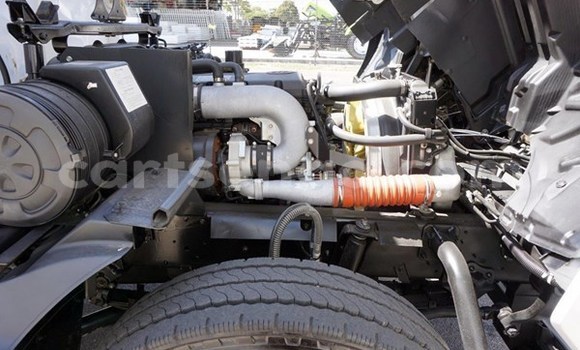 Acheter Occasion Utilitaire Nissan UD Blanc à Big Bend, Lubombo District Acheter Occasion Utilitaire Nissan UD Blanc à Big Bend, Lubombo District