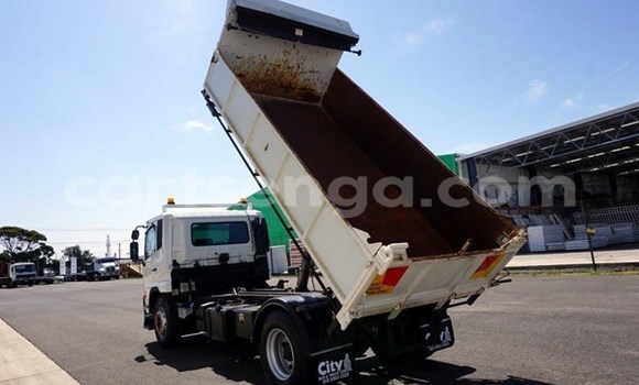 Acheter Occasion Utilitaire Nissan UD Blanc à Big Bend, Lubombo District Acheter Occasion Utilitaire Nissan UD Blanc à Big Bend, Lubombo District