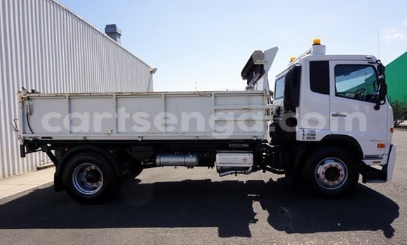 Acheter Occasion Utilitaire Nissan UD Blanc à Big Bend, Lubombo District Acheter Occasion Utilitaire Nissan UD Blanc à Big Bend, Lubombo District