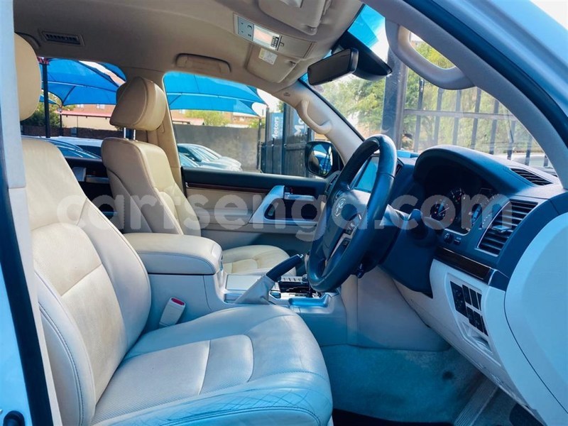 Big with watermark toyota land cruiser hhohho ezulwini 24283