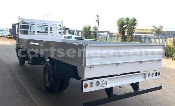 Acheter Occasion Utilitaire Nissan UD Blanc à Mbabane, Manzini Acheter Occasion Utilitaire Nissan UD Blanc à Mbabane, Manzini