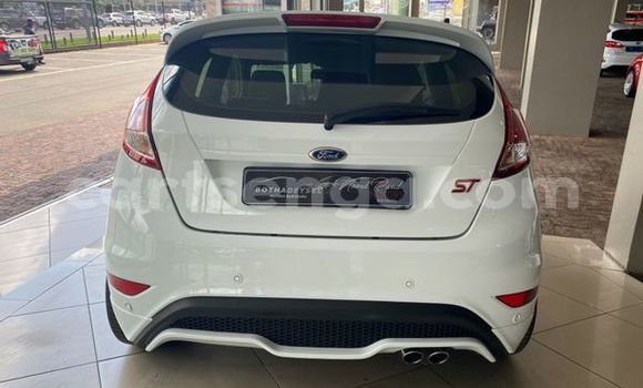 Acheter Occasion Voiture Ford Fiesta ST Blanc à Ezulwini, Hhohho Acheter Occasion Voiture Ford Fiesta ST Blanc à Ezulwini, Hhohho