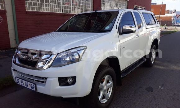 Nunua Ilio tumika Isuzu KB White Gari ndani ya Hluti nchini Wilaya ya Shiselweni