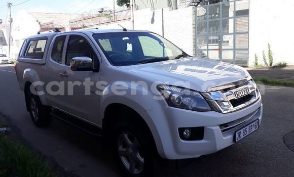 Buy Used Isuzu KB White Car in Hluti in Shiselweni District Buy Used Isuzu KB White Car in Hluti in Shiselweni District