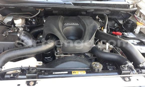 Buy Used Isuzu KB White Car in Hluti in Shiselweni District Buy Used Isuzu KB White Car in Hluti in Shiselweni District