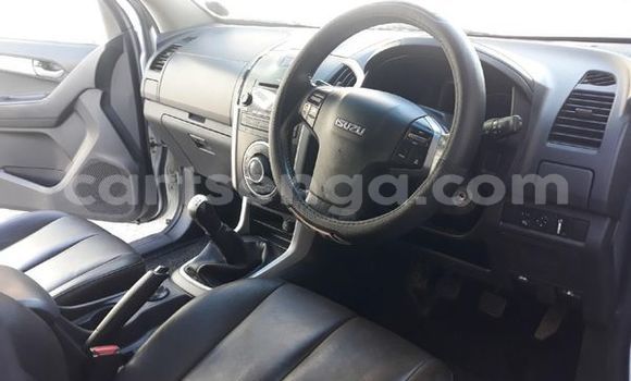 Buy Used Isuzu KB White Car in Hluti in Shiselweni District Buy Used Isuzu KB White Car in Hluti in Shiselweni District