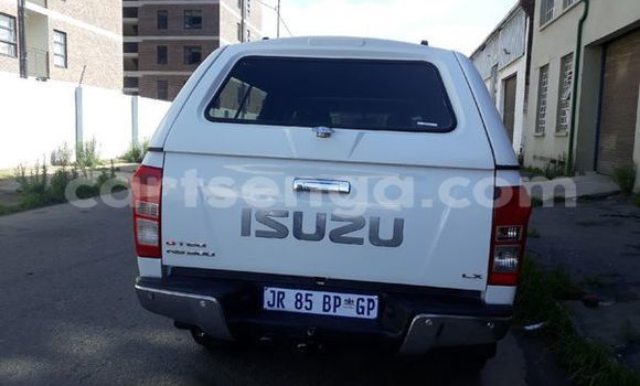 Buy Used Isuzu KB White Car in Hluti in Shiselweni District Buy Used Isuzu KB White Car in Hluti in Shiselweni District