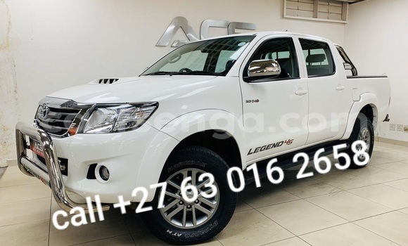Acheter Occasion Voiture Toyota Hilux Blanc à Bulembu, Hhohho Acheter Occasion Voiture Toyota Hilux Blanc à Bulembu, Hhohho