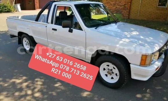 Buy Used Toyota Hilux White Car in Bulembu in Hhohho