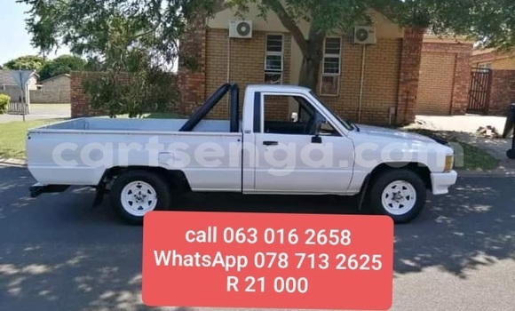Buy Used Toyota Hilux White Car in Bulembu in Hhohho Buy Used Toyota Hilux White Car in Bulembu in Hhohho