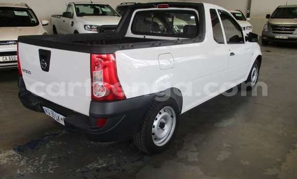 Buy Used Nissan NV200 White Car in Bhunya in Manzini Buy Used Nissan NV200 White Car in Bhunya in Manzini