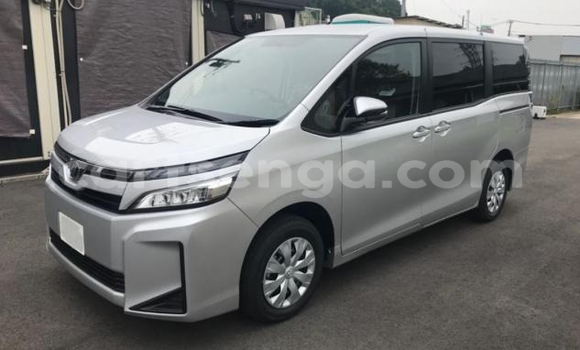 Buy Import Toyota Voxy Other Car in Mbabane in Manzini Buy Import Toyota Voxy Other Car in Mbabane in Manzini