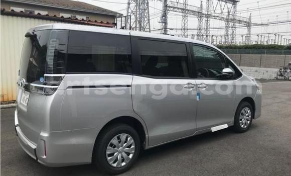 Buy Import Toyota Voxy Other Car in Mbabane in Manzini Buy Import Toyota Voxy Other Car in Mbabane in Manzini