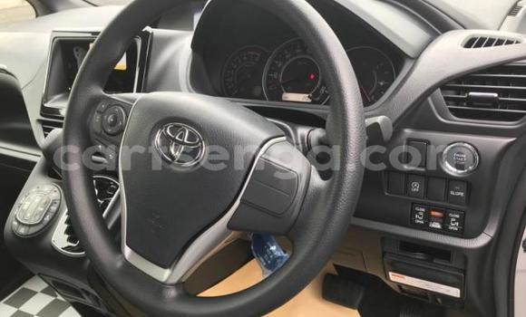 Buy Import Toyota Voxy Other Car in Mbabane in Manzini Buy Import Toyota Voxy Other Car in Mbabane in Manzini