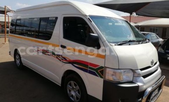 Nunua Ilio tumika Toyota Hiace White Gari ndani ya Ezulwini nchini Hhohho